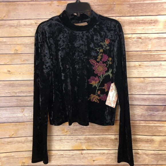 Anthropologie Tops - Anthro | Band of Gypsies NWT Black Velvet Crop Top